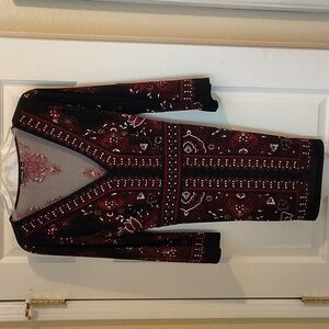 Apt. 9 Black and Red Patterned V-Neck Blouse